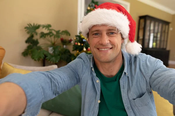 Happy Caucasian Man Santa Hats Having Video Call Christmas Time — Stock Photo, Image