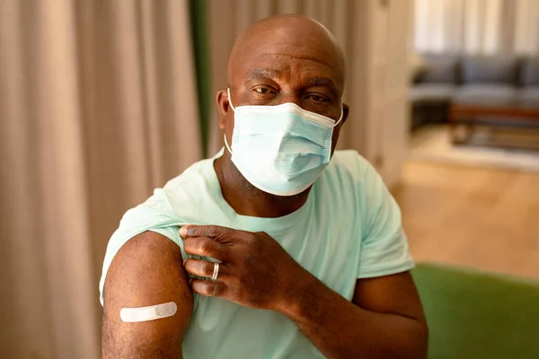 Portrait African American Senior Man Face Mask Showing Plaster Vaccination — Stock Photo, Image