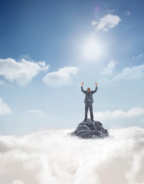 Feliz hombre de negocios animando — Foto de Stock