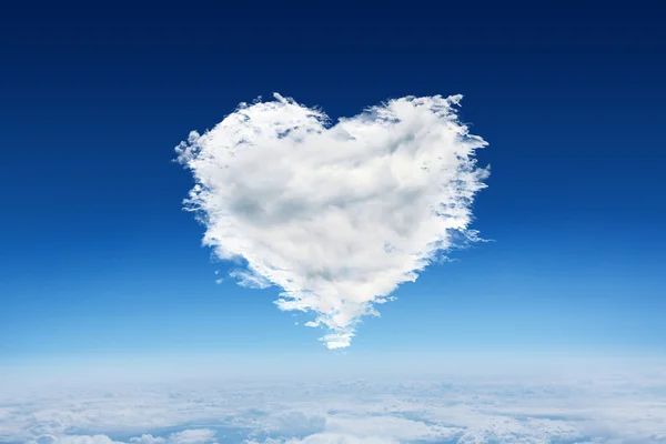 Imagen compuesta del corazón de la nube — Foto de Stock