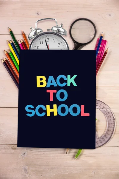 Immagine composita del messaggio di ritorno a scuola — Foto Stock