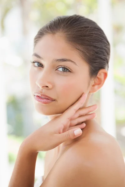 Beautiful brunette looking at camera — Stock Photo, Image