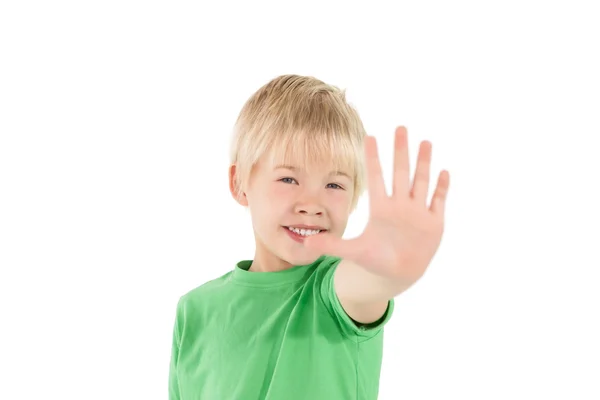 Schattige kleine jongen zijn hand tonen — Stockfoto