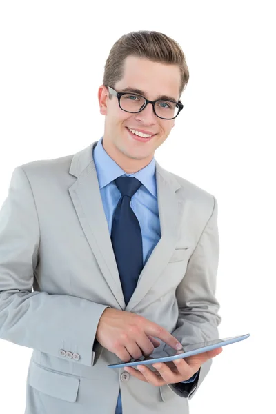 Nerdy affärsman med sin TabletPC — Stockfoto