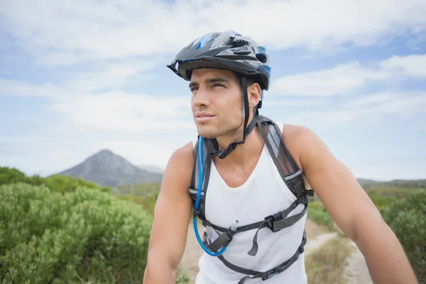 체육 젊은이 산악 자전거 — 스톡 사진