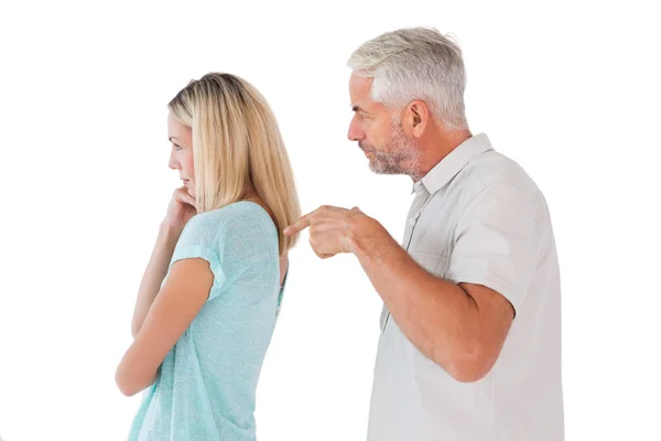 Hombre enojado señalando a su esposa — Foto de Stock