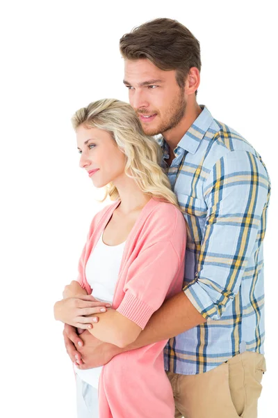 Casal atraente abraçando e sorrindo — Fotografia de Stock