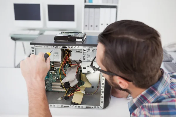 Ingeniero informático trabajando —  Fotos de Stock