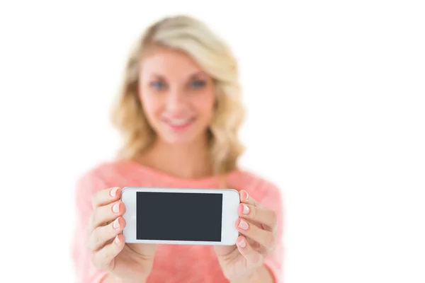 Mooie blonde haar smartphone weergegeven: — Stockfoto