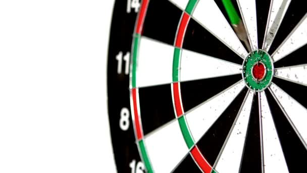 Dardo verde manca il bullseye — Video Stock