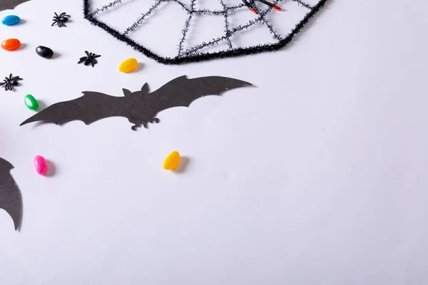 Composizione Decorazioni Halloween Con Ragnatela Pipistrelli Dolci Con Spazio Copia — Foto Stock