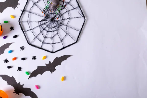 Composizione Decorazioni Halloween Con Ragnatela Pipistrelli Dolci Sfondo Bianco Tradizione — Foto Stock