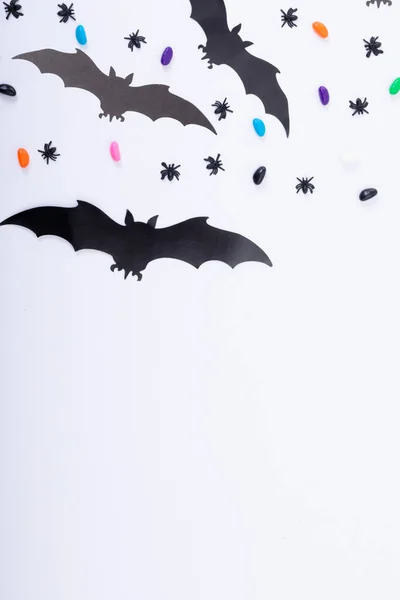 Composizione Decorazioni Halloween Con Ragni Pipistrelli Dolci Sfondo Bianco Tradizione — Foto Stock