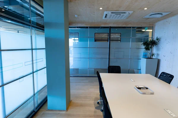 회의실의 현대식 게시판 사무실 — 스톡 사진