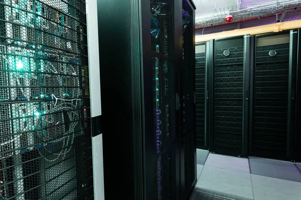 Data Center Com Várias Linhas Racks Servidores Totalmente Operacionais Conceito — Fotografia de Stock