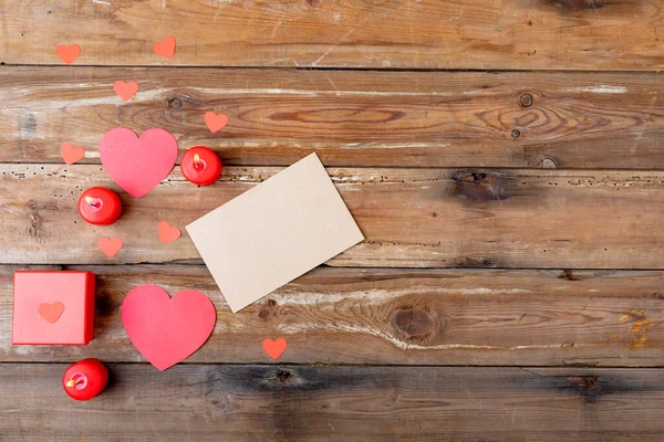 Vista Aérea Decoración Forma Corazón Por Sobre Velas Mesa Madera — Foto de Stock