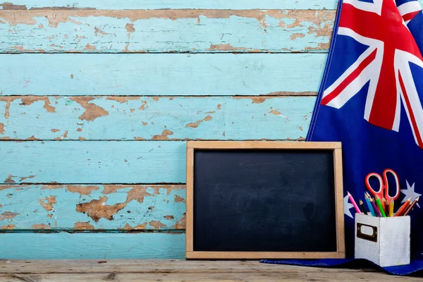 Blanco Schrijfblad Met Kopieerruimte Bureau Organisator Australische Vlag Tafel Onderwijs — Stockfoto
