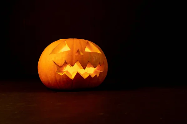 Komposisi Halloween Jack Lantern Dan Menyalin Ruang Pada Latar Belakang — Stok Foto