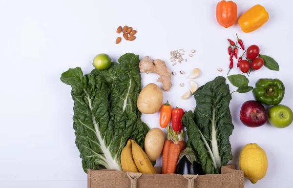 Direttamente Sopra Colpo Frutta Verdura Con Vari Ingredienti Sfondo Bianco — Foto Stock