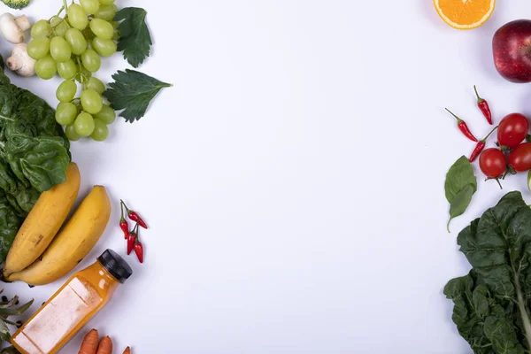 Overhead View Juice Various Healthy Food White Background Copy Space — Stock Photo, Image