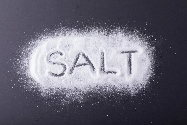 Overhead Text Ristade Över Salt Svart Bakgrund Oföränderlig Ingrediens Mat — Stockfoto