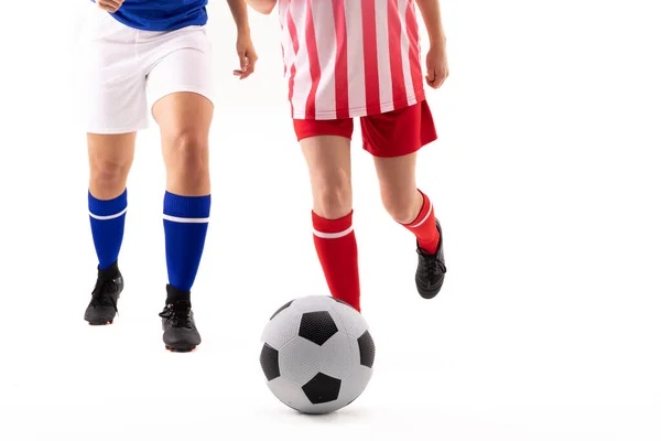 Låg Del Unga Kvinnliga Fotbollsspelare Spelar Fotboll Vit Bakgrund Oförändrad — Stockfoto