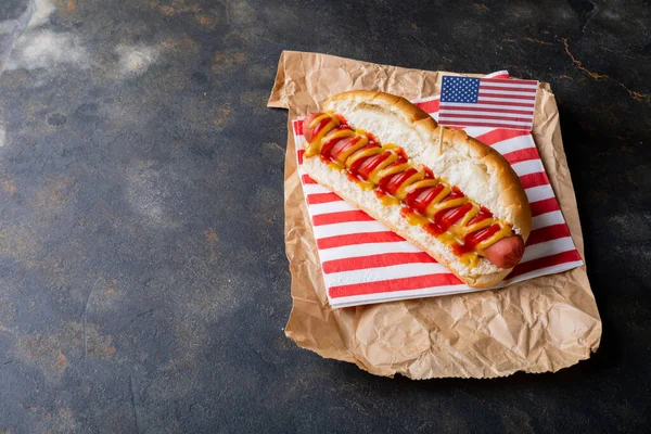 American Flag Hot Dog Mustered Tomato Sauce Brown Wax Paper — Stock Photo, Image