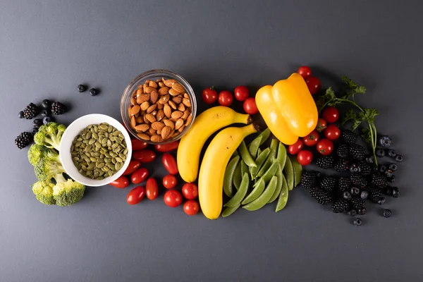 Direct Boven Het Schot Van Verschillende Vruchten Groenten Noten Tafel — Stockfoto