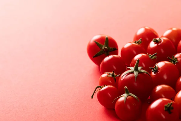 Visão Close Alto Ângulo Tomates Vermelhos Frescos Por Espaço Cópia — Fotografia de Stock