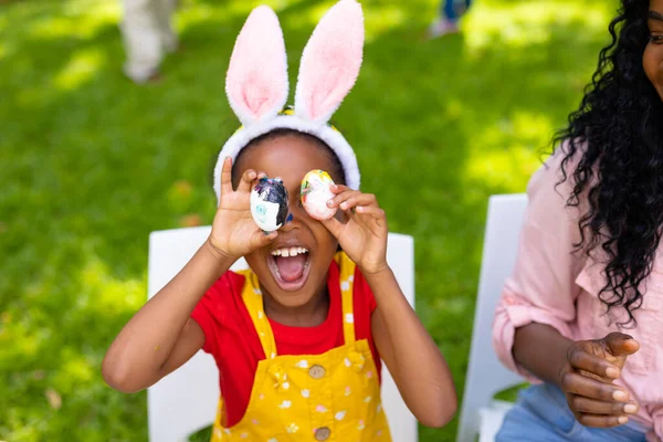 Cheerful African American Girl Mother Playing Easter Eggs While Family — Stock Photo, Image