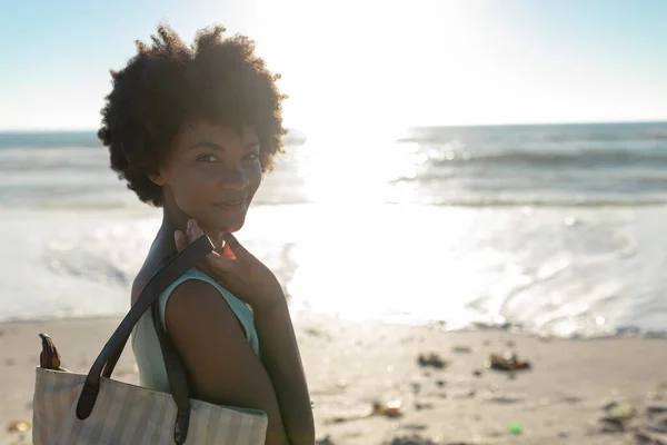 Side View Portrait Smiling African American Woman Bag Beach Sunny — Stock Photo, Image