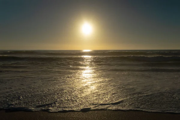 Vacker Naturskön Utsikt Över Havet Med Solnedgång Över Horisonten Oföränderlig — Stockfoto