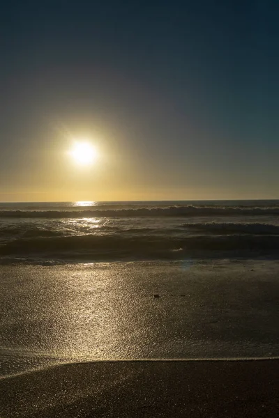 Vacker Naturskön Utsikt Över Havet Med Solnedgång Över Horisonten Och — Stockfoto