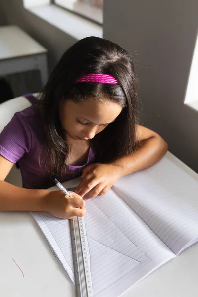 Vista Alto Ângulo Linha Desenho Colegial Elementar Caucasiana Livro Mesa — Fotografia de Stock