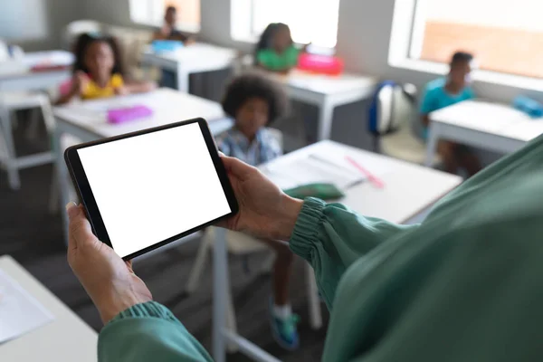 Close Caucasian Young Female Teacher Using Digital Tablet Multiracial Students — Stock Photo, Image