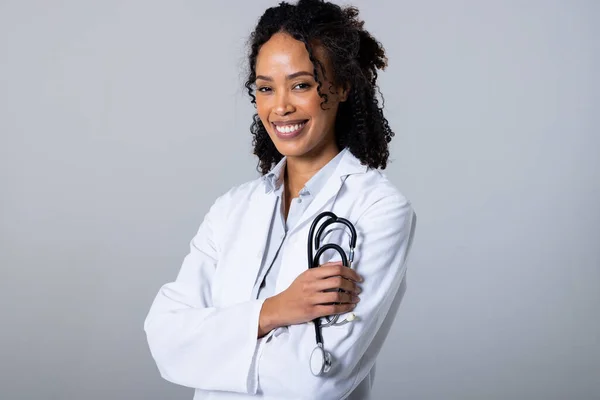 Portrait Smiling African American Mid Adult Woman Holding Stethoscope White — стоковое фото