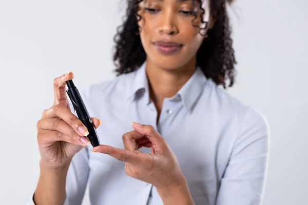 Midsection African American Mid Adult Woman Using Lancet Sugar Test — Stok fotoğraf