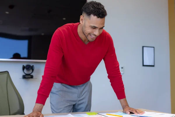 Happy Hispanic Young Male Advisor Leaning Desk Working Modern Workplace — Photo