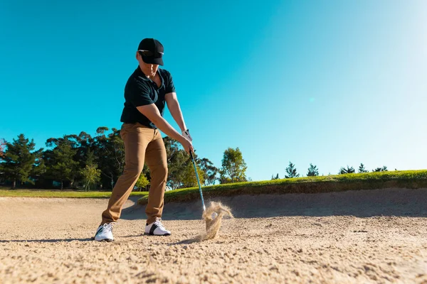 Low Angle View Caucasian Young Man Hitting Golf Club Sandy — Stock Photo, Image