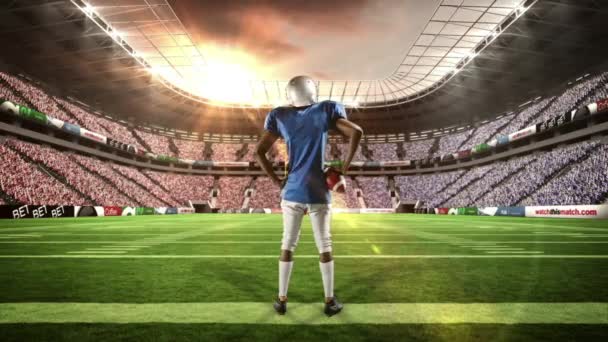 Giocatore Football Americano Con Palla Alzò Braccia Allo Stadio — Video Stock