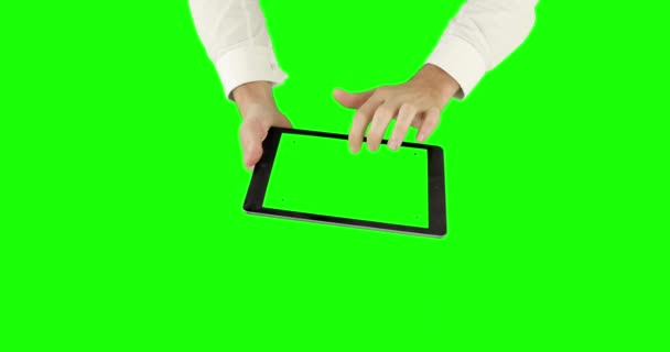 Vue Ensemble Homme Affaires Utilisant Une Tablette Sur Écran Vert — Video