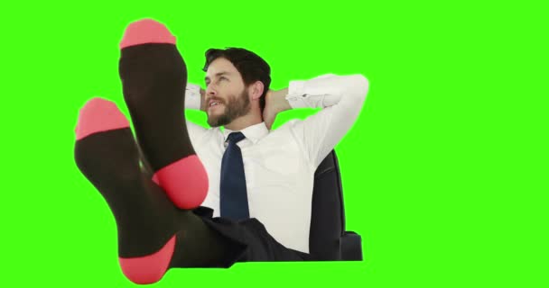 Biznesmen Relaksujący Krześle Nogami Górze Nie Buty Zielony Ekran — Wideo stockowe