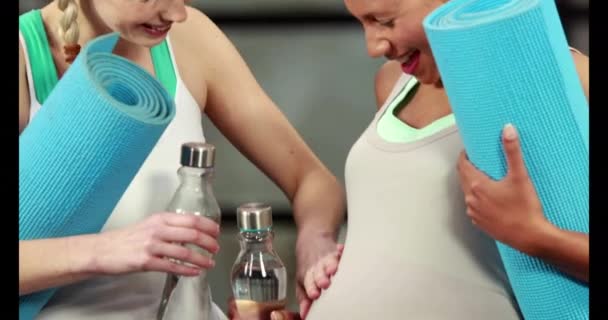 Kobieta Ciąży Studio Fitness Formacie Wysokiej Jakości — Wideo stockowe