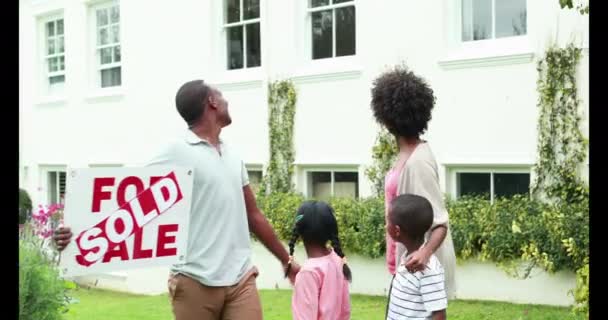 Boldog Család Otthonukat Magas Minőségű Formátumban — Stock videók