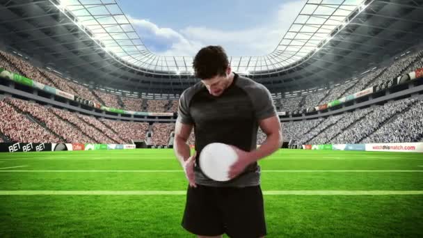 Joueur Rugby Sérieux Tient Une Balle Rugby Dans Stade — Video