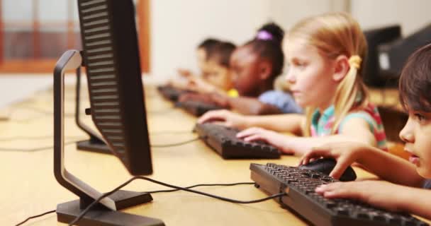 Leerlingen Computer Klas School Hoge Kwaliteit Formaat — Stockvideo