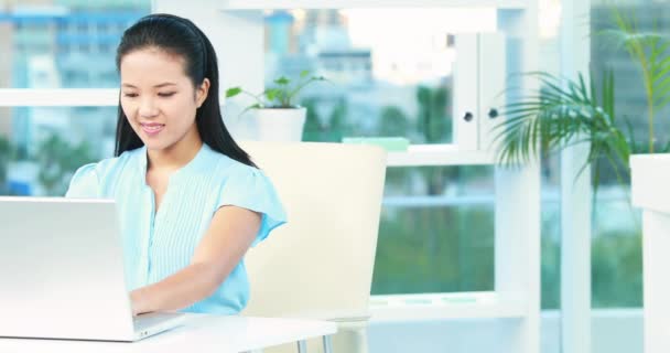 Mulher Negócios Asiática Trabalhando Mesa Formato Alta Qualidade — Vídeo de Stock