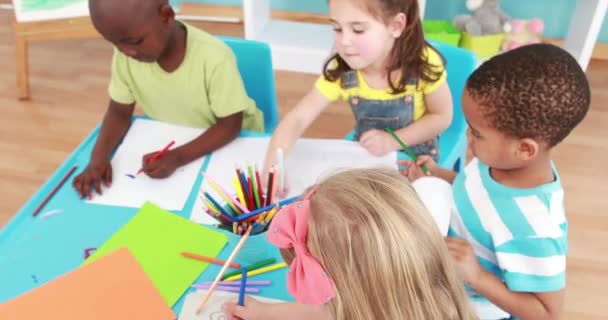Niños Pequeños Dibujando Juntos Clase Formato Alta Calidad — Vídeos de Stock