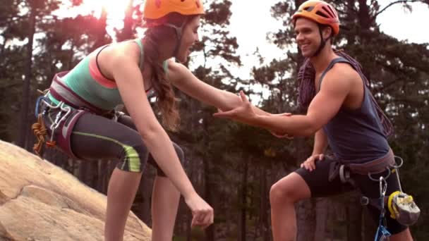 Smiling Couple Rock Climbing Nature — Stok Video