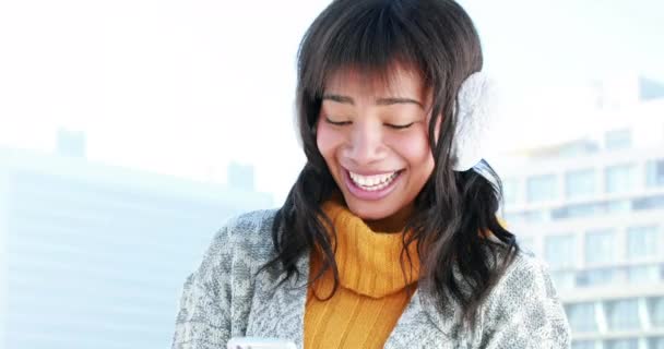 Smiling Woman Texting Winters Day Outdoor — Stock Video